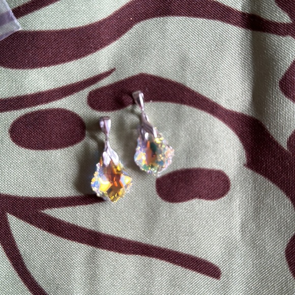 356. Handmade in Maui Sterling Silver & Austrian Crystal AB pendant & chain - Picture 7 of 9